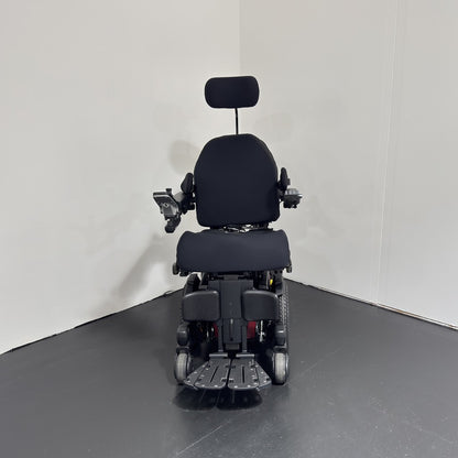Quantum Edge 3 Stretto Powerchair
