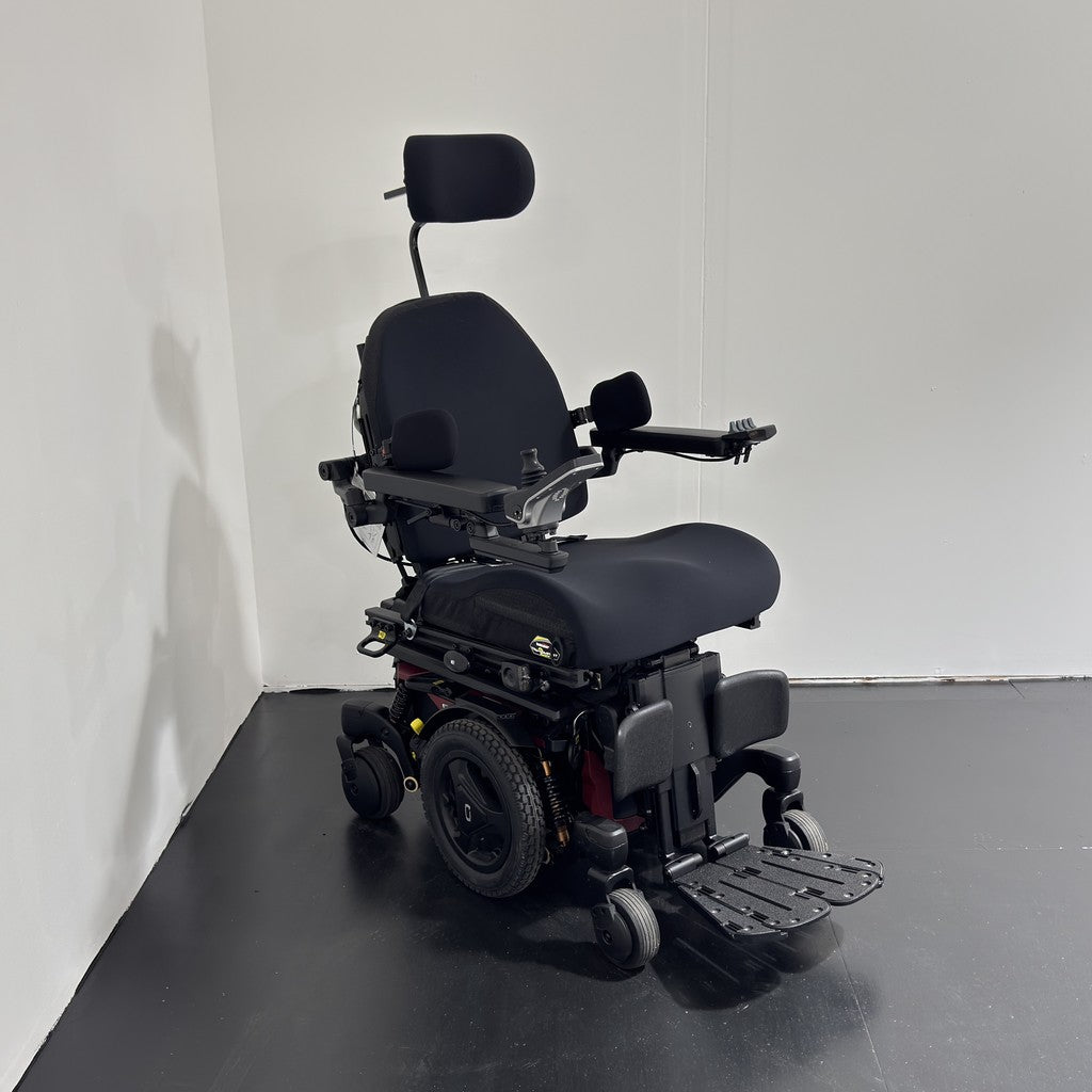 Quantum Edge 3 Stretto Powerchair