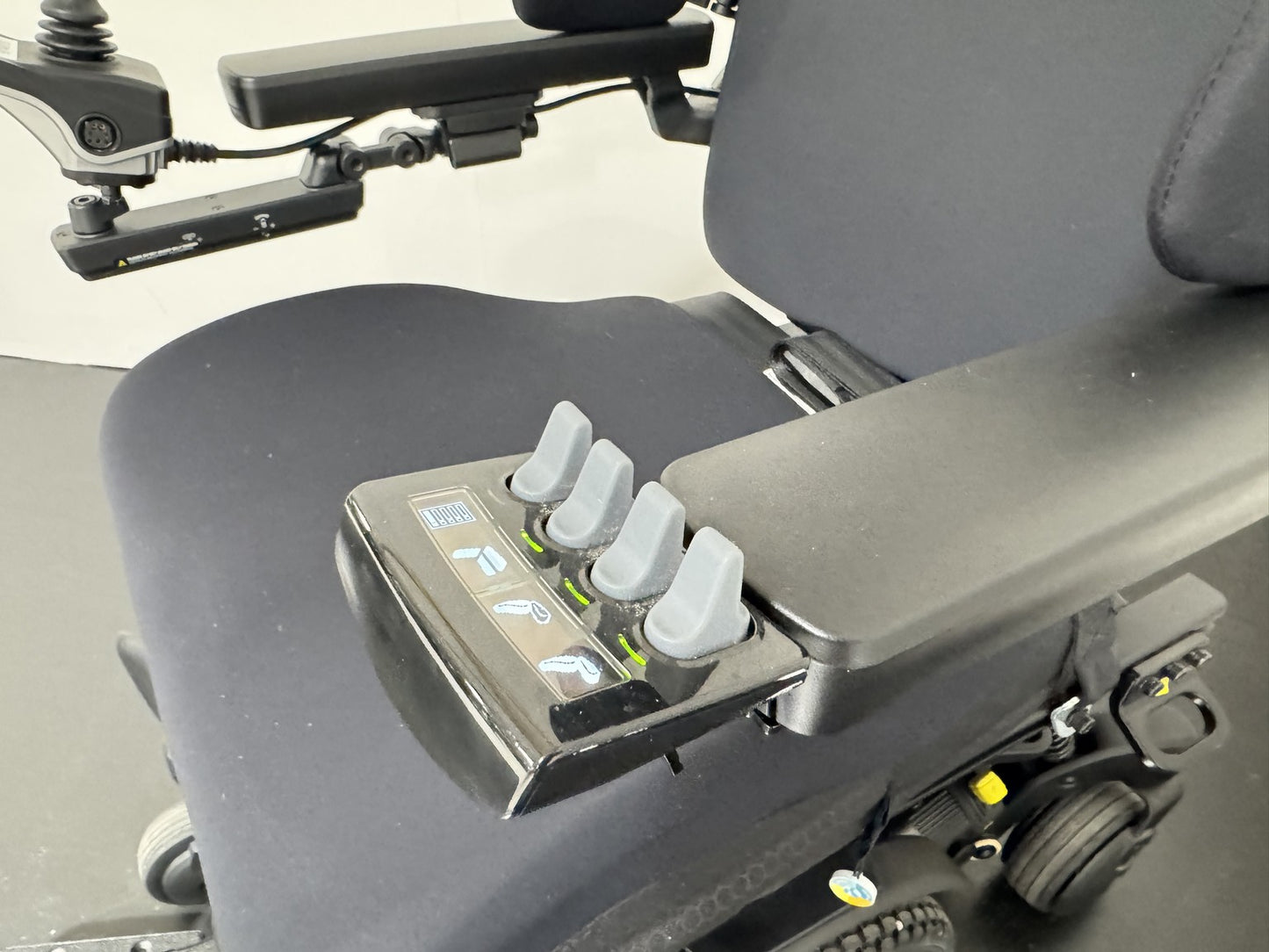 Quantum Edge 3 Stretto Powerchair