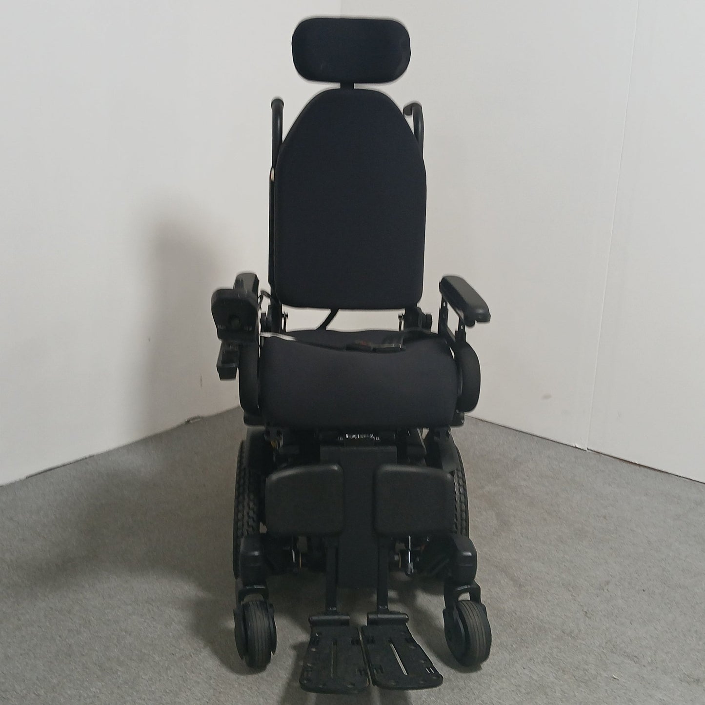 Quantum Edge 3 Stretto TB Flex Seat Power Lift and Tilt.(2023)
