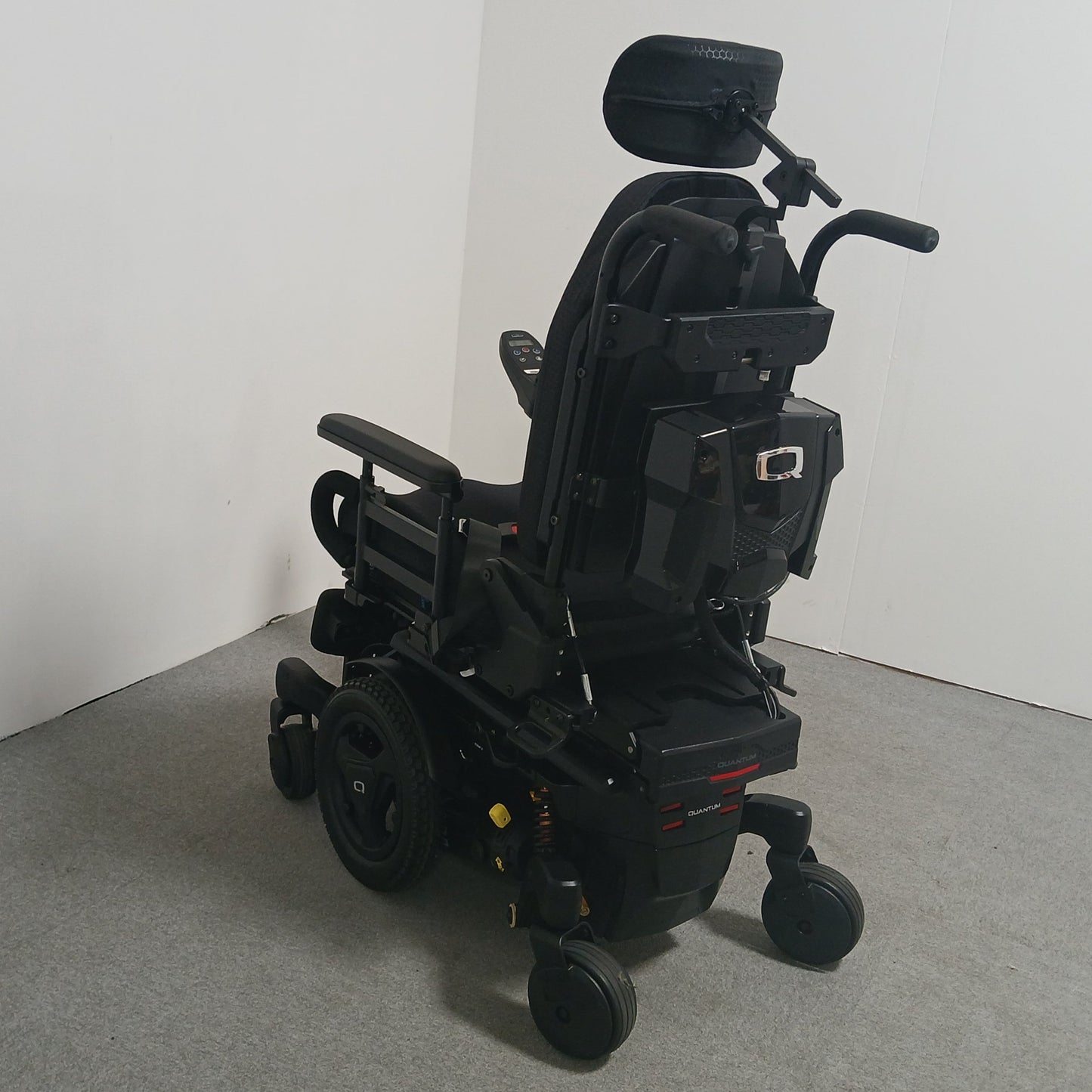 Quantum Edge 3 Stretto TB Flex Seat Power Lift and Tilt.(2023)